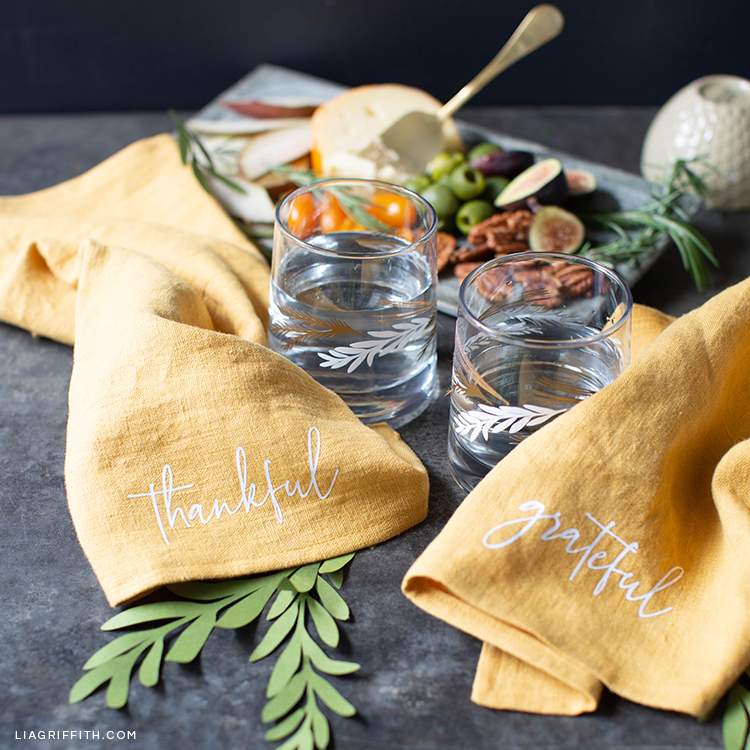 Thanksgiving SVG designs for linen napkins and glassware