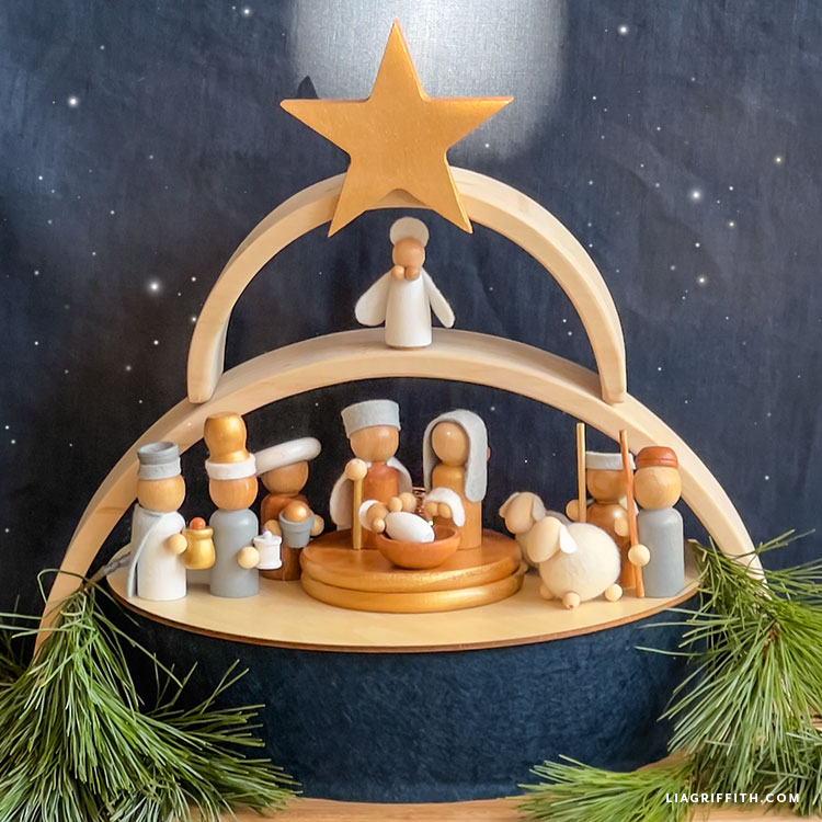 Wood Nativity Scene Christmas Manger Nativity Set Outdoor Lighted 