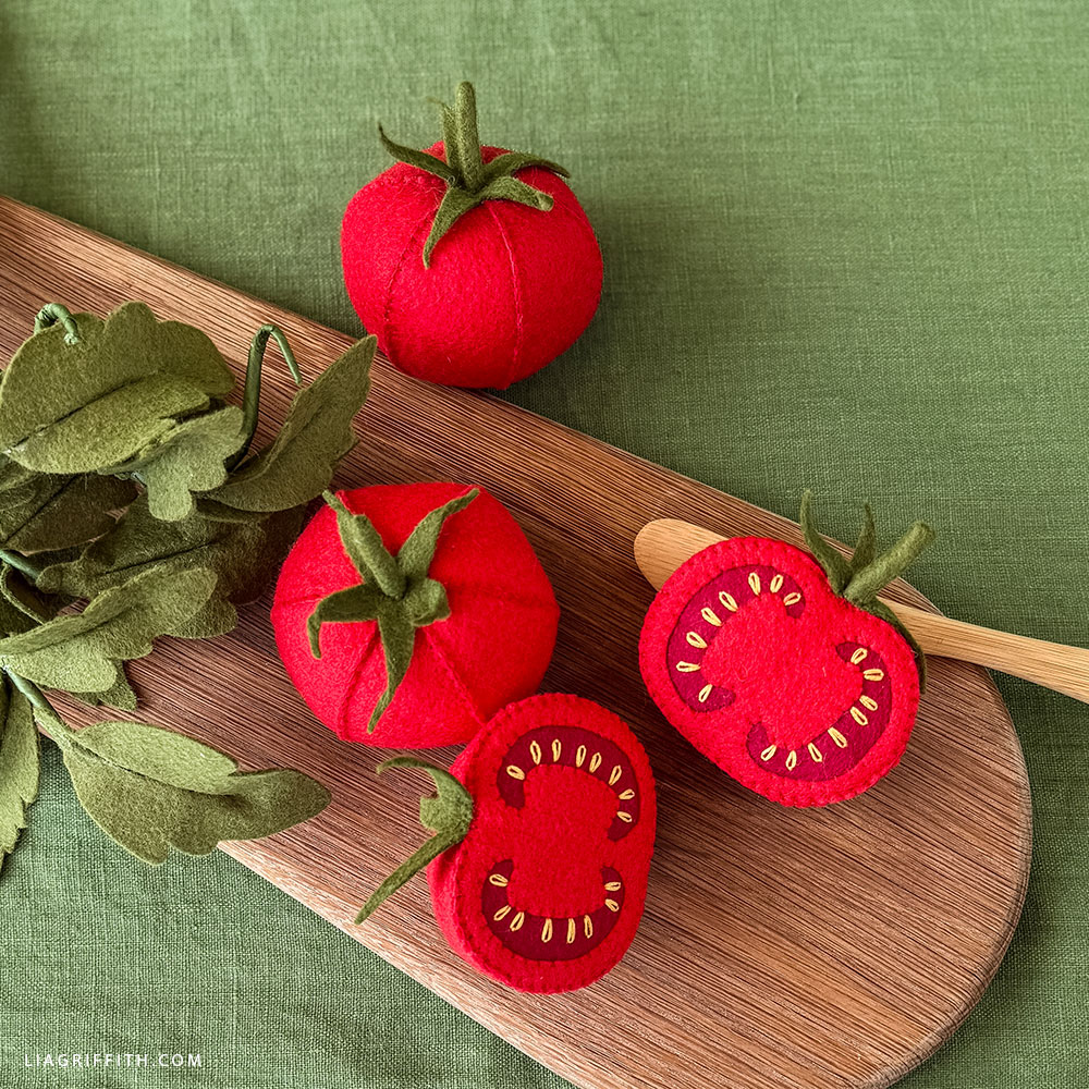Felt Backyard Tomatoes – Lia Griffith